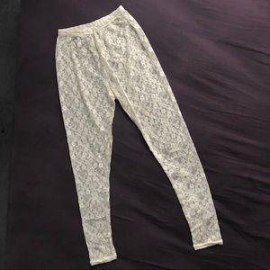 Xhilaration cream lace leggings